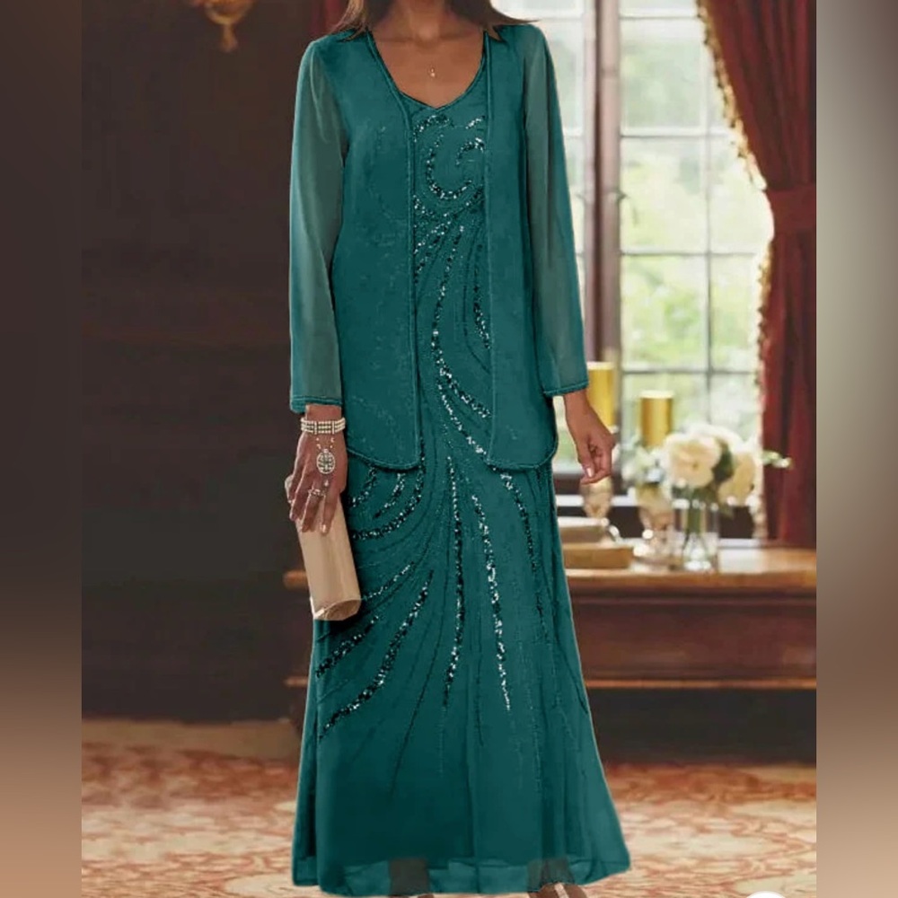*NEW WITH TAGS* Mondressy size 12